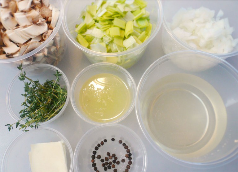 Fumét de Poisson, Fish Stock recipe - Escoffier at Home
